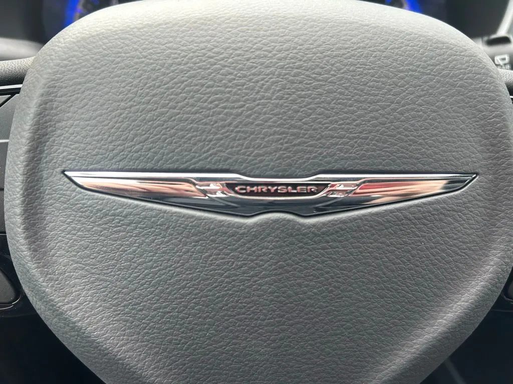 2026 Chrysler Pacifica Limited - Photo 30
