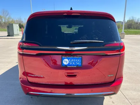 More photos of 2026 Chrysler Pacifica Select at Gregg Young of Newton, IA