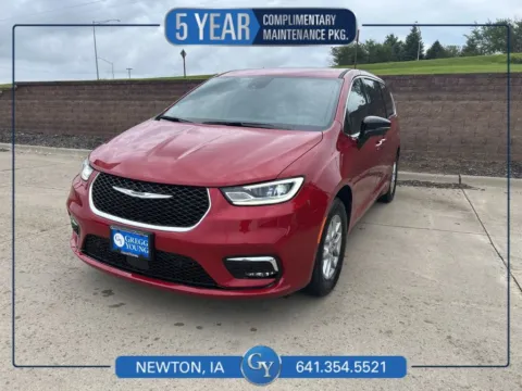 Red 2026 Chrysler Pacifica Select for sale in Newton, IA