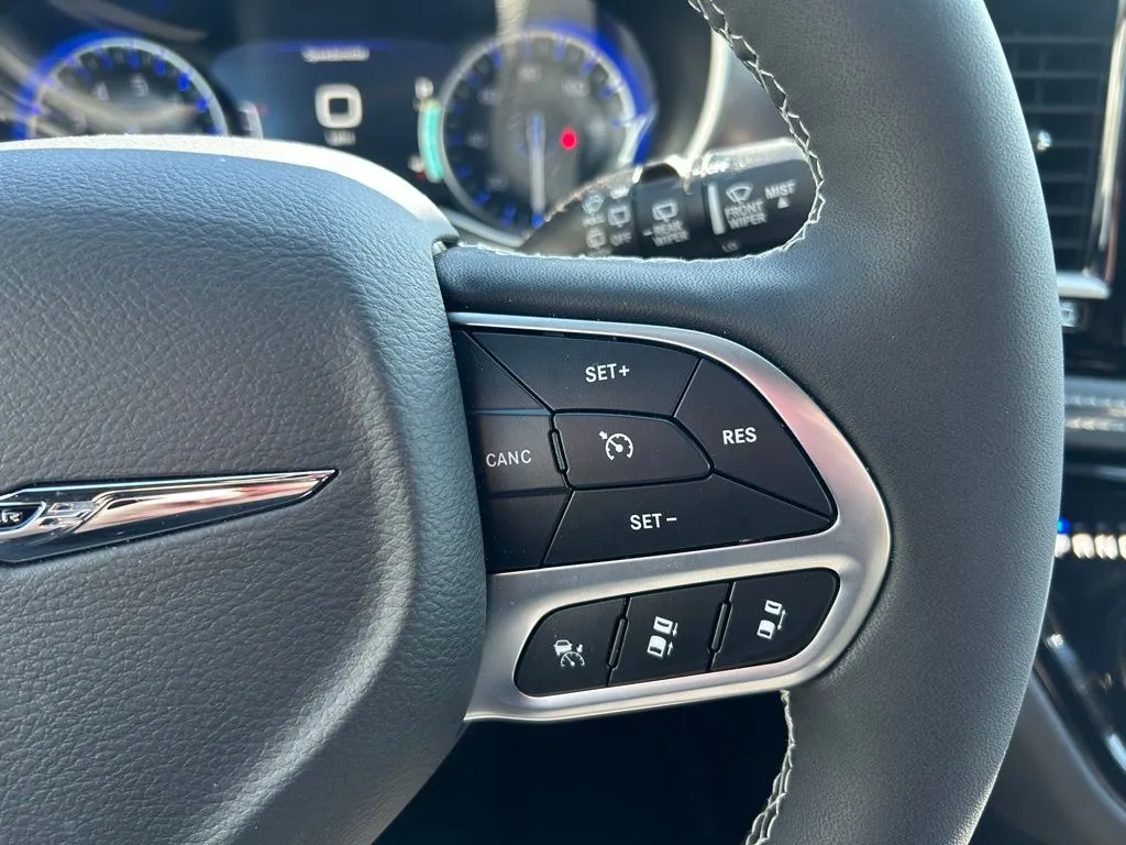 2026 Chrysler Pacifica Select - Photo 25