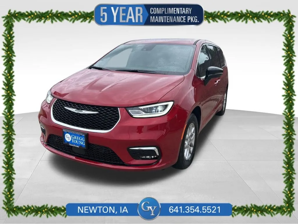 2026 Chrysler Pacifica Select's photo