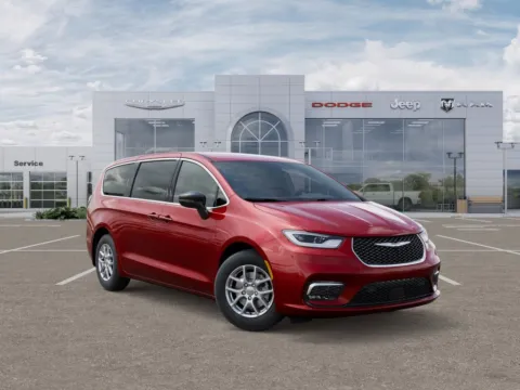 More photos of 2026 Chrysler Pacifica Select at Gregg Young of Newton, IA