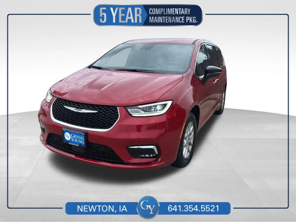 2026 Chrysler Pacifica Select's photo