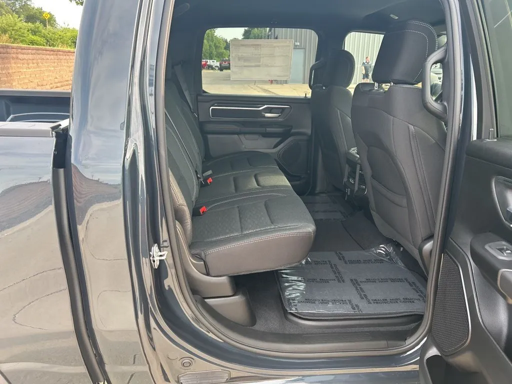 2026 Ram 1500 Laramie photo 4