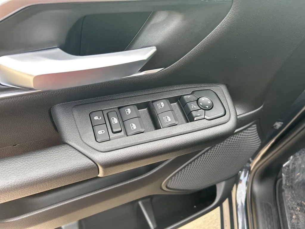 2026 Ram 1500 Laramie photo 2