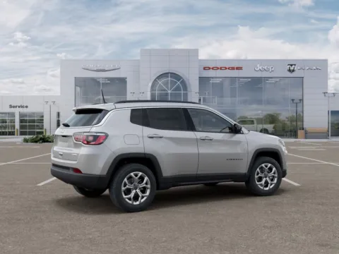 More photos of 2026 Jeep Compass Latitude at Gregg Young of Newton, IA