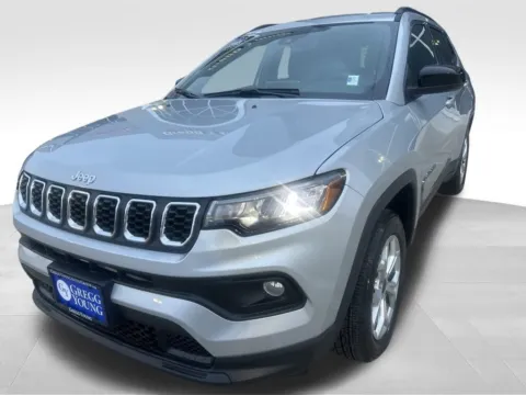 Photos of 2026 Jeep Compass Latitude for sale in Newton, IA at Gregg Young of Newton
