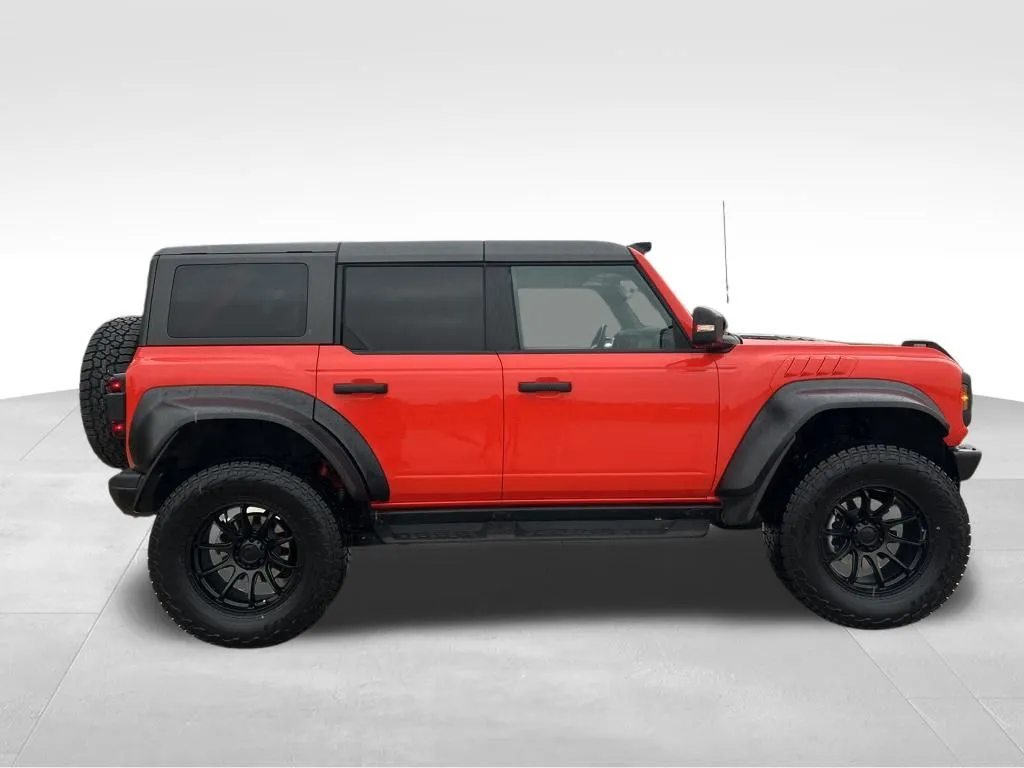 2023 Ford Bronco Raptor photo 2