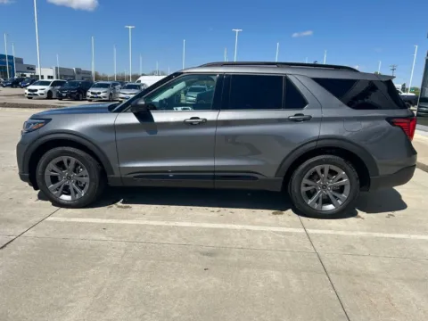 Photos of 2026 Ford Explorer Active for sale in Newton, IA at Gregg Young Ford of Newton