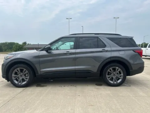 Photos of 2026 Ford Explorer Active for sale in Newton, IA at Gregg Young Ford of Newton