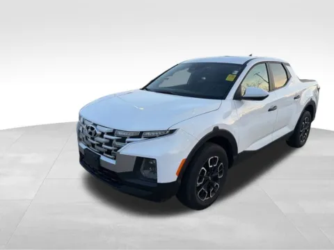 More photos of 2024 Hyundai Santa Cruz SE at Gregg Young Ford of Newton, IA