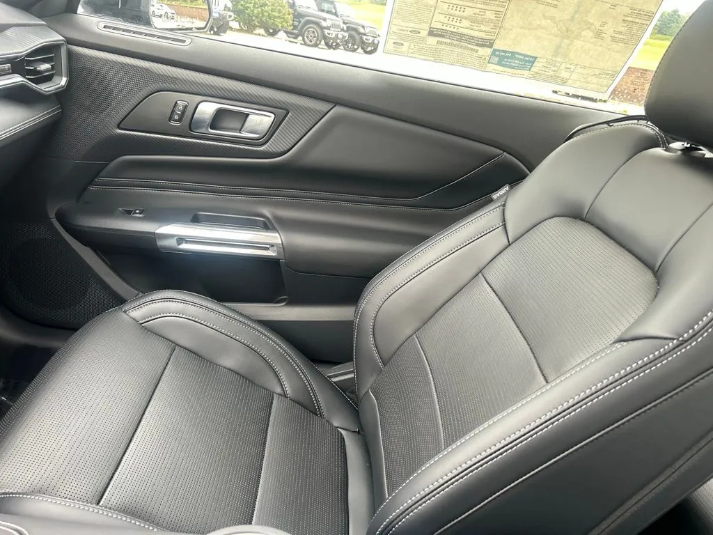 2026 Ford Mustang EcoBoost Premium Fastback - Photo 25