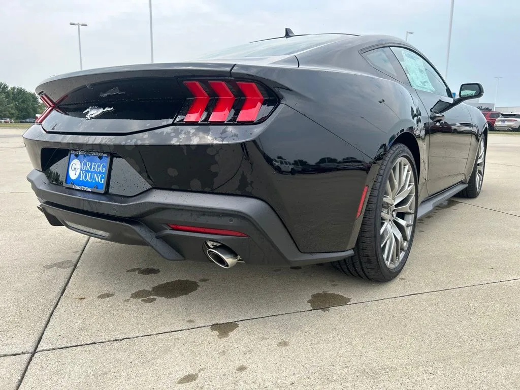 2026 Ford Mustang EcoBoost Premium Fastback - Photo 6