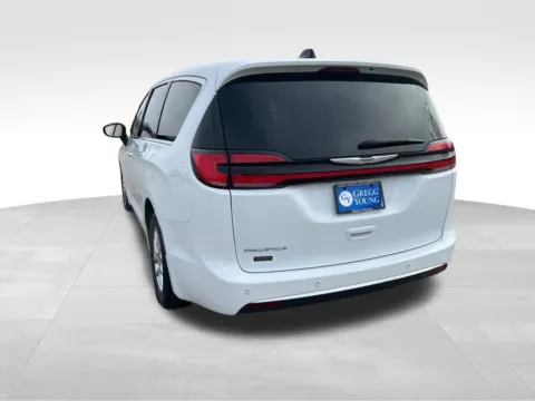More photos of 2023 Chrysler Pacifica Touring L at Gregg Young Ford of Newton, IA