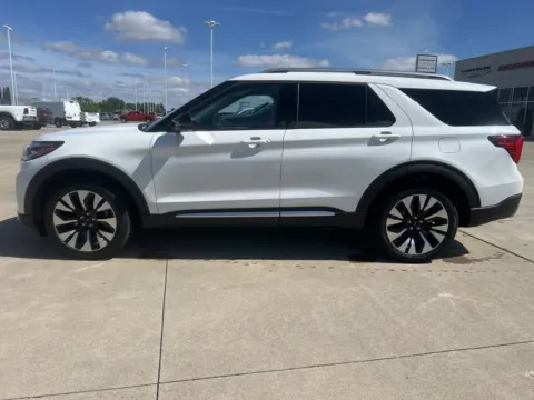 Photos of 2026 Ford Explorer Platinum for sale in Newton, IA at Gregg Young Ford of Newton
