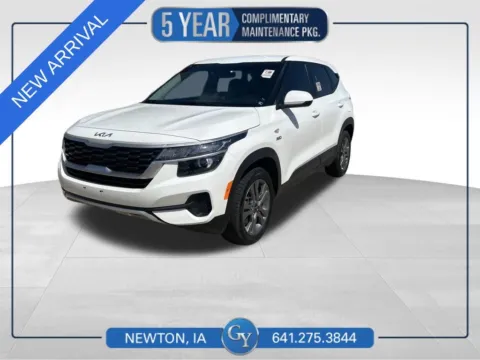 White 2023 Kia Seltos LX for sale in Newton, IA