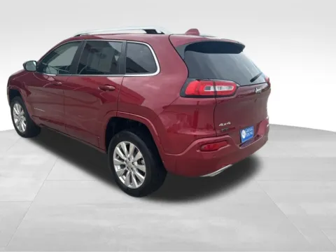 More photos of 2017 Jeep Cherokee Overland at Gregg Young Ford of Newton, IA