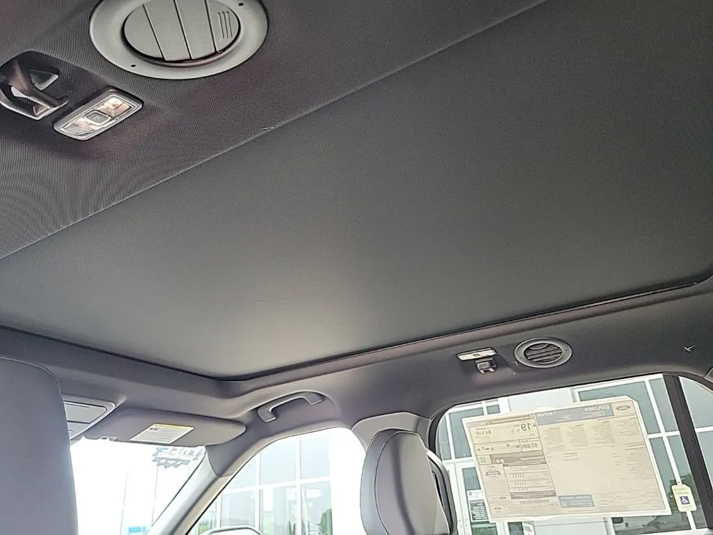 2026 Ford Explorer Tremor - Photo 18