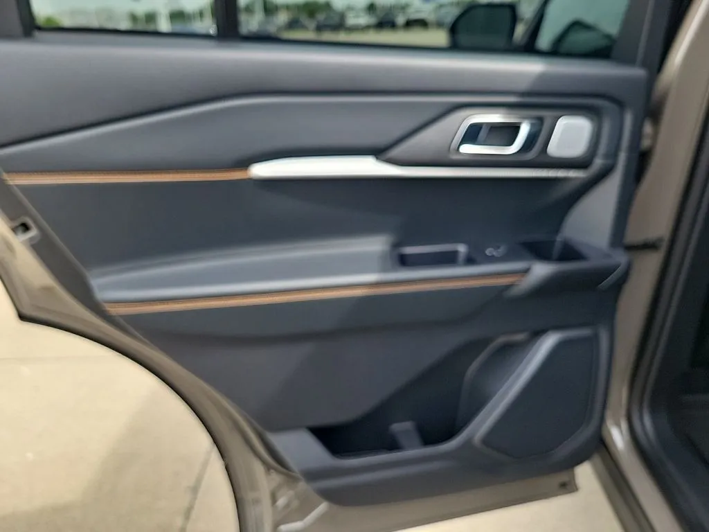 2026 Ford Explorer Tremor - Photo 11