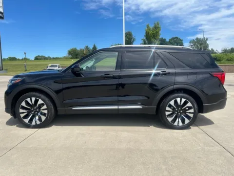 Photos of 2026 Ford Explorer Platinum for sale in Newton, IA at Gregg Young Ford of Newton