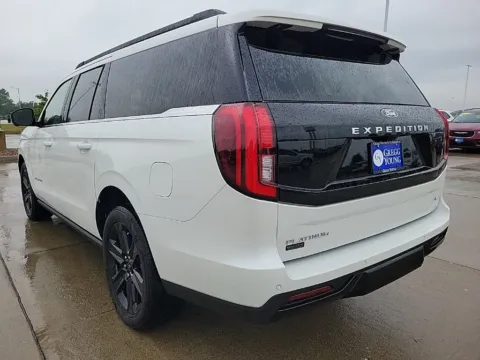 Another view of 2027 Ford Expedition Max Platinum for sale in Newton, IA at Gregg Young Ford of Newton