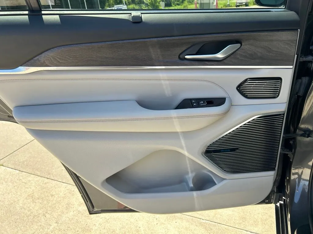 2022 Jeep Grand Cherokee L Overland - Photo 15