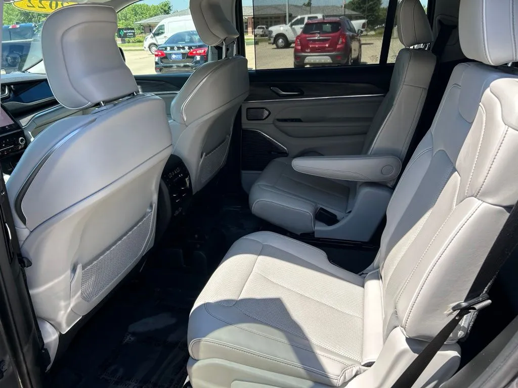 2022 Jeep Grand Cherokee L Overland - Photo 16