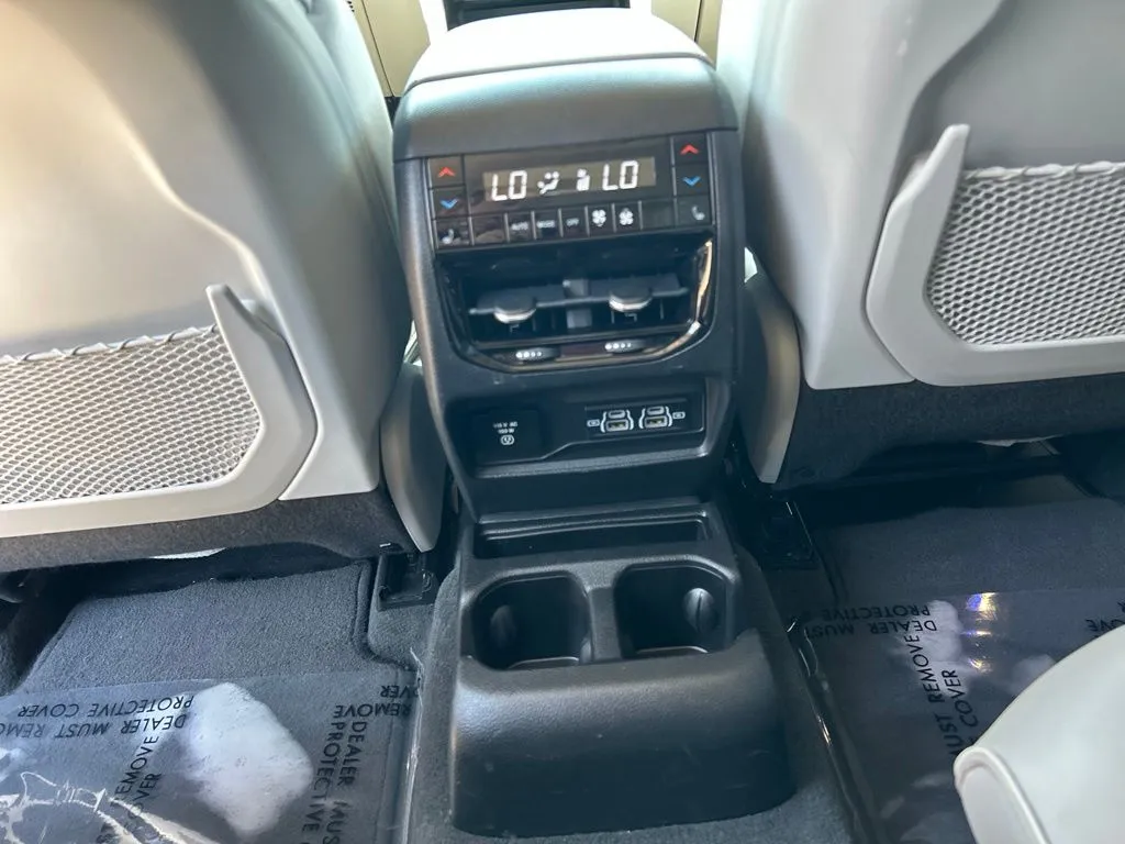 2022 Jeep Grand Cherokee L Overland - Photo 19