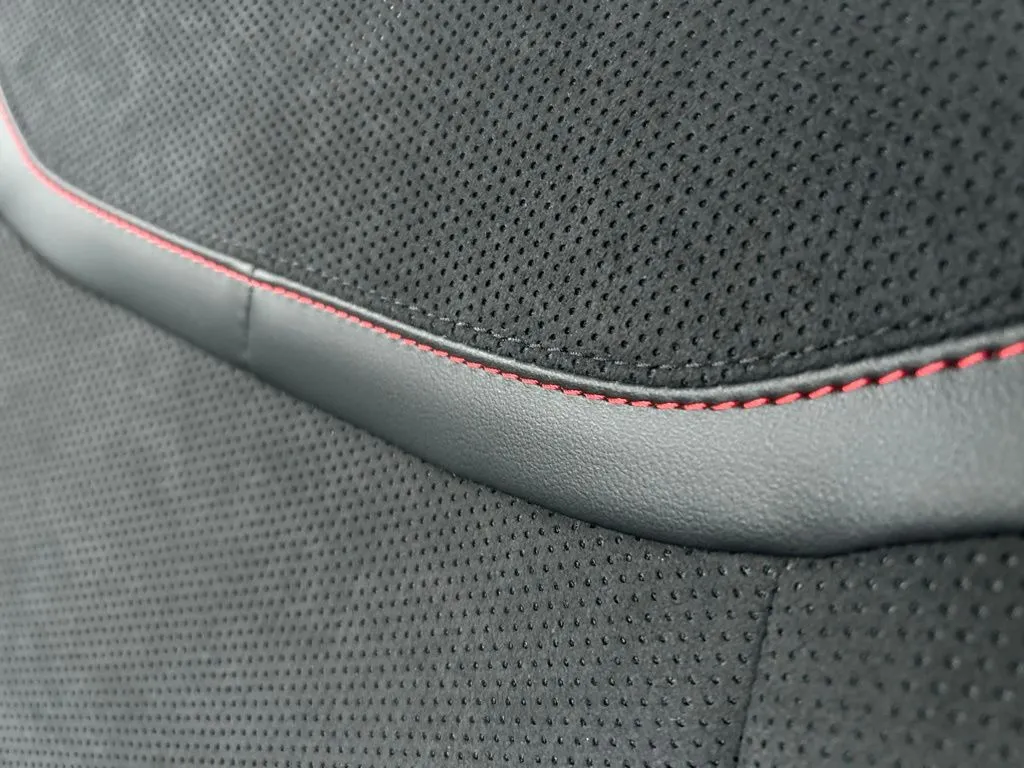 2026 Ford Explorer ST - Photo 24