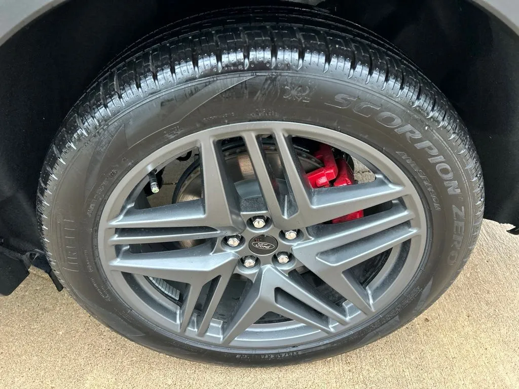 2026 Ford Explorer ST - Photo 35