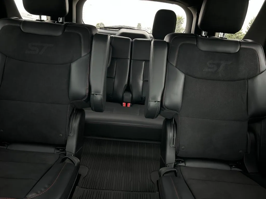 2026 Ford Explorer ST - Photo 25