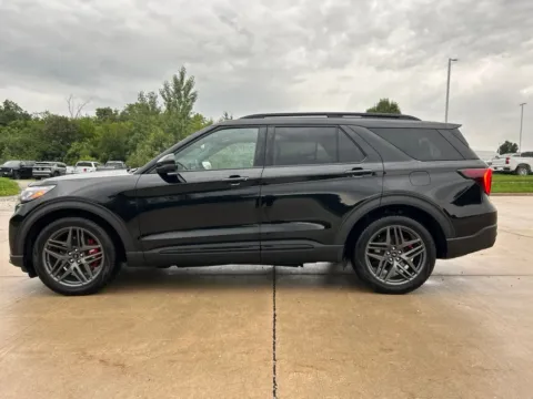 Photos of 2026 Ford Explorer ST for sale in Newton, IA at Gregg Young Ford of Newton
