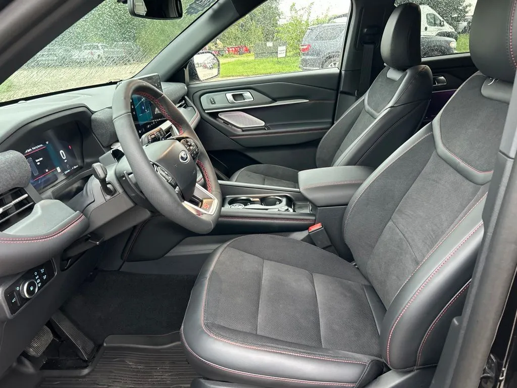 2026 Ford Explorer ST - Photo 22