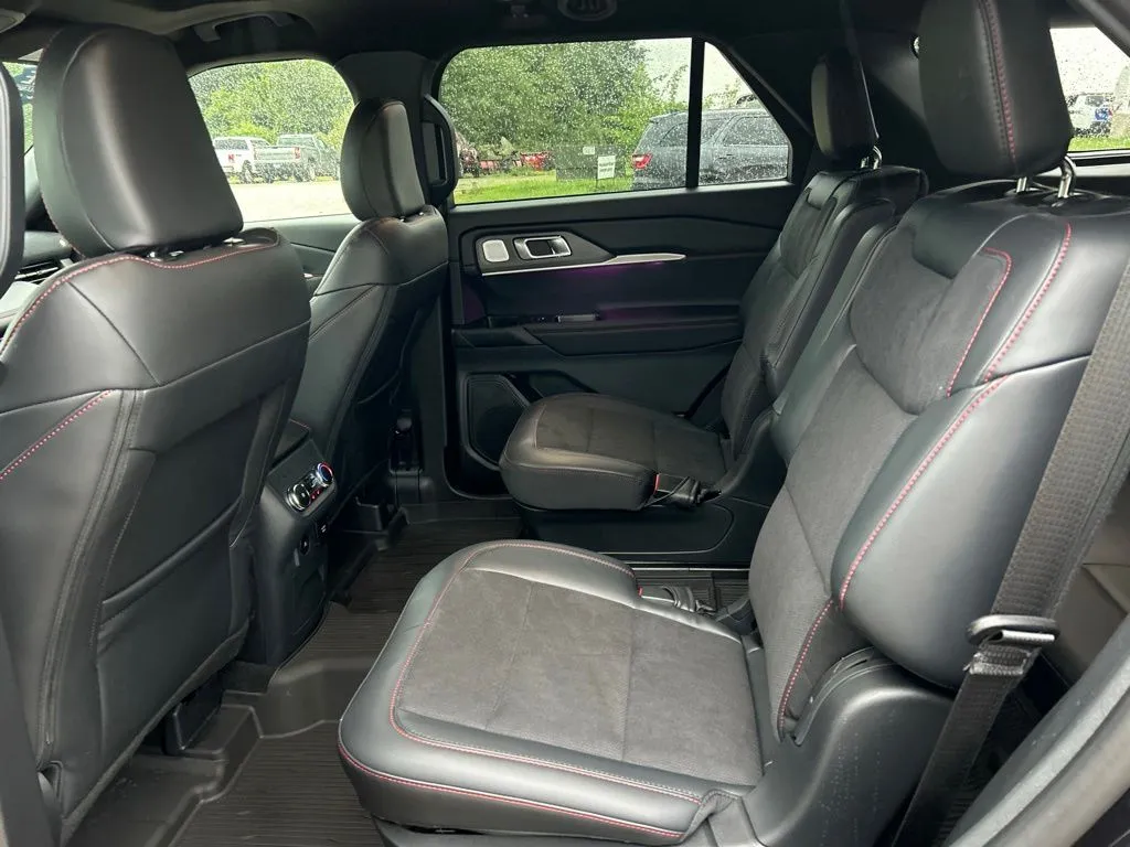 2026 Ford Explorer ST - Photo 14