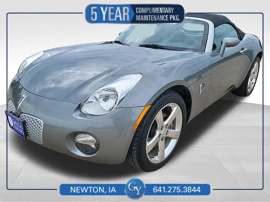 Gray 2006 Pontiac Solstice for sale in Newton, IA