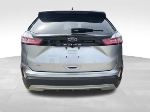 More photos of 2023 Ford Edge SEL at Gregg Young Ford of Newton, IA