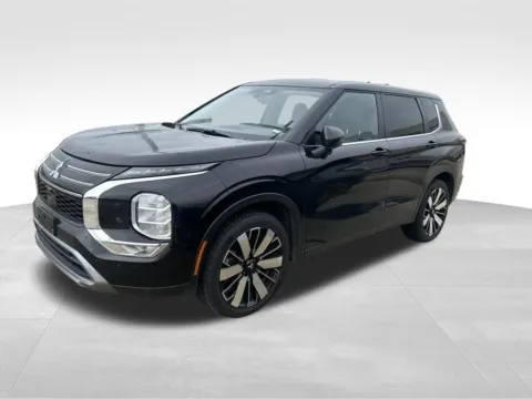 Photos of 2025 Mitsubishi Outlander SE for sale in Newton, IA at Gregg Young Ford of Newton