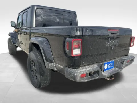 More photos of 2021 Jeep Gladiator Willys at Gregg Young Ford of Newton, IA