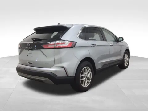 More photos of 2022 Ford Edge SEL at Gregg Young Hortonville Ford, WI