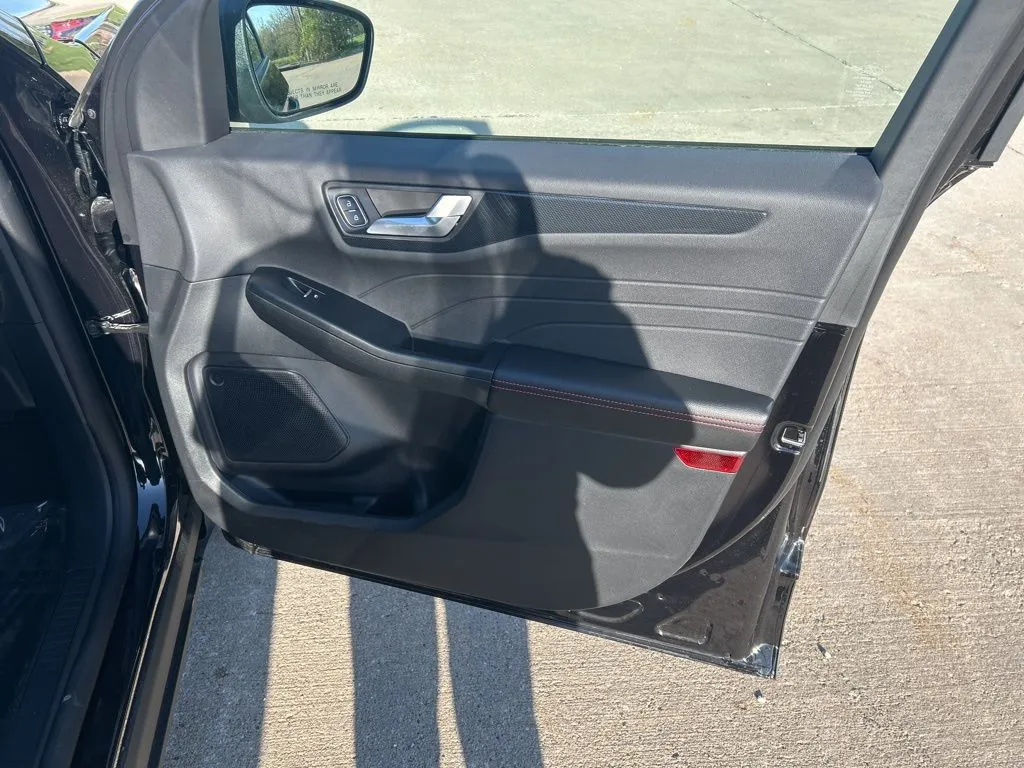 2026 Ford Escape ST-Line - Photo 24
