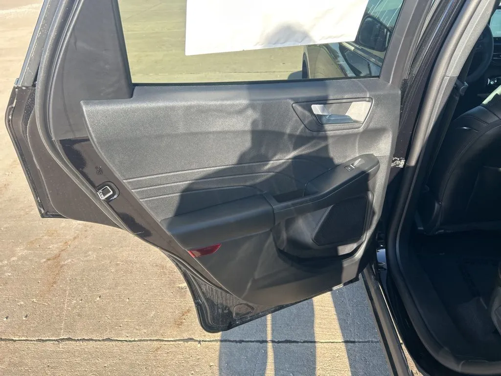 2026 Ford Escape ST-Line - Photo 18