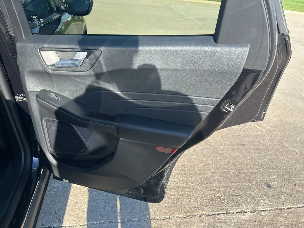 2026 Ford Escape ST-Line - Photo 22