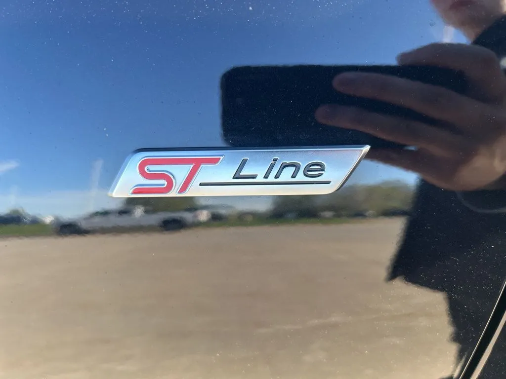 2026 Ford Escape ST-Line - Photo 13