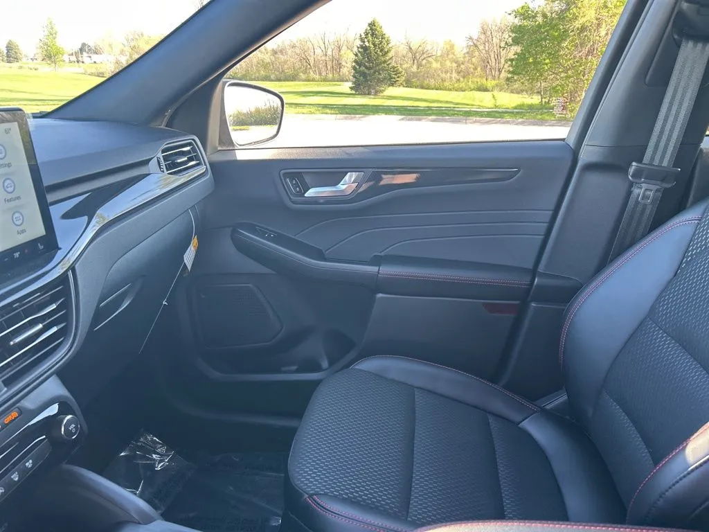 2026 Ford Escape ST-Line - Photo 31