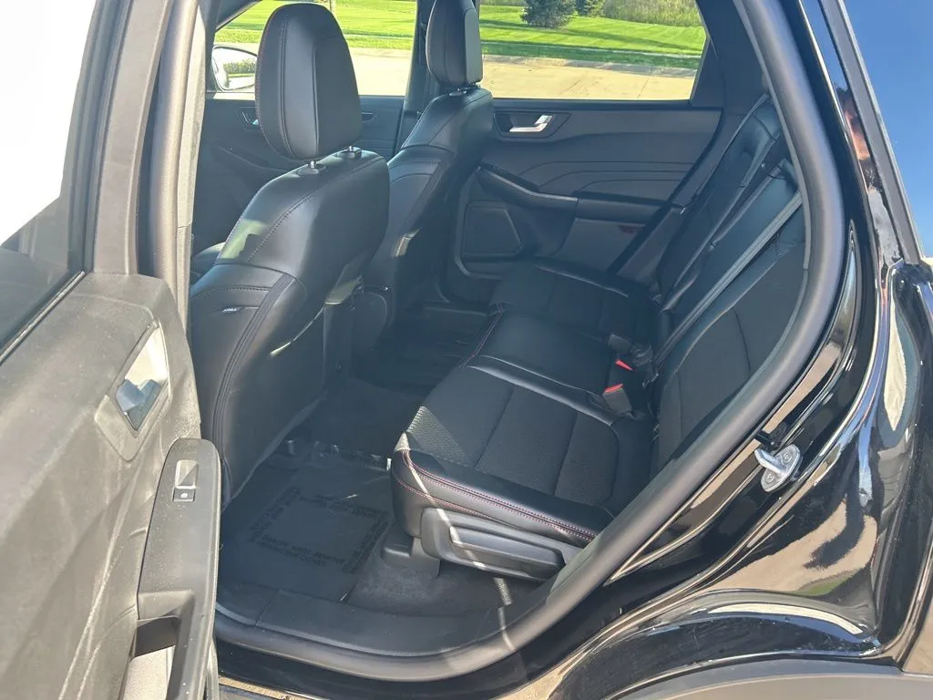 2026 Ford Escape ST-Line - Photo 19