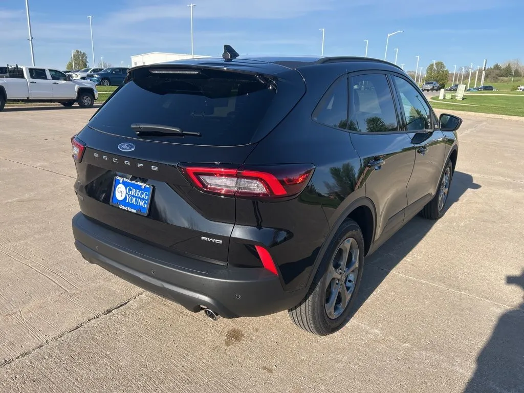 2026 Ford Escape ST-Line - Photo 6