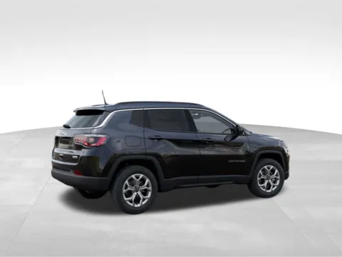 More photos of 2026 Jeep Compass Latitude at Gregg Young Abrams Chrysler Dodge Jeep Ram, WI