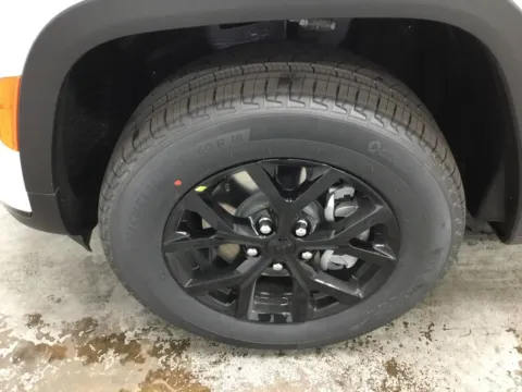 More photos of 2025 Jeep Grand Cherokee L Altitude X at Gregg Young Abrams Chrysler Dodge Jeep Ram, WI