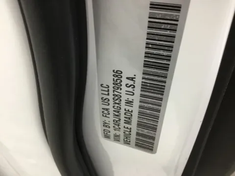 More photos of 2025 Jeep Grand Cherokee L Altitude X at Gregg Young Abrams Chrysler Dodge Jeep Ram, WI