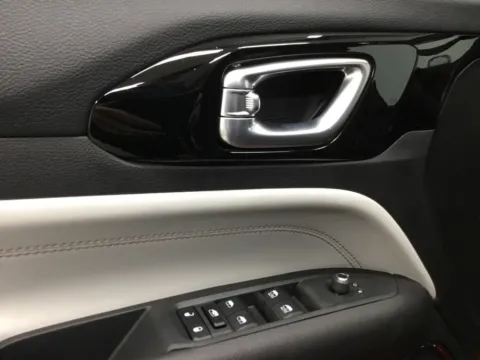 More photos of 2026 Jeep Compass Limited at Gregg Young Abrams Chrysler Dodge Jeep Ram, WI